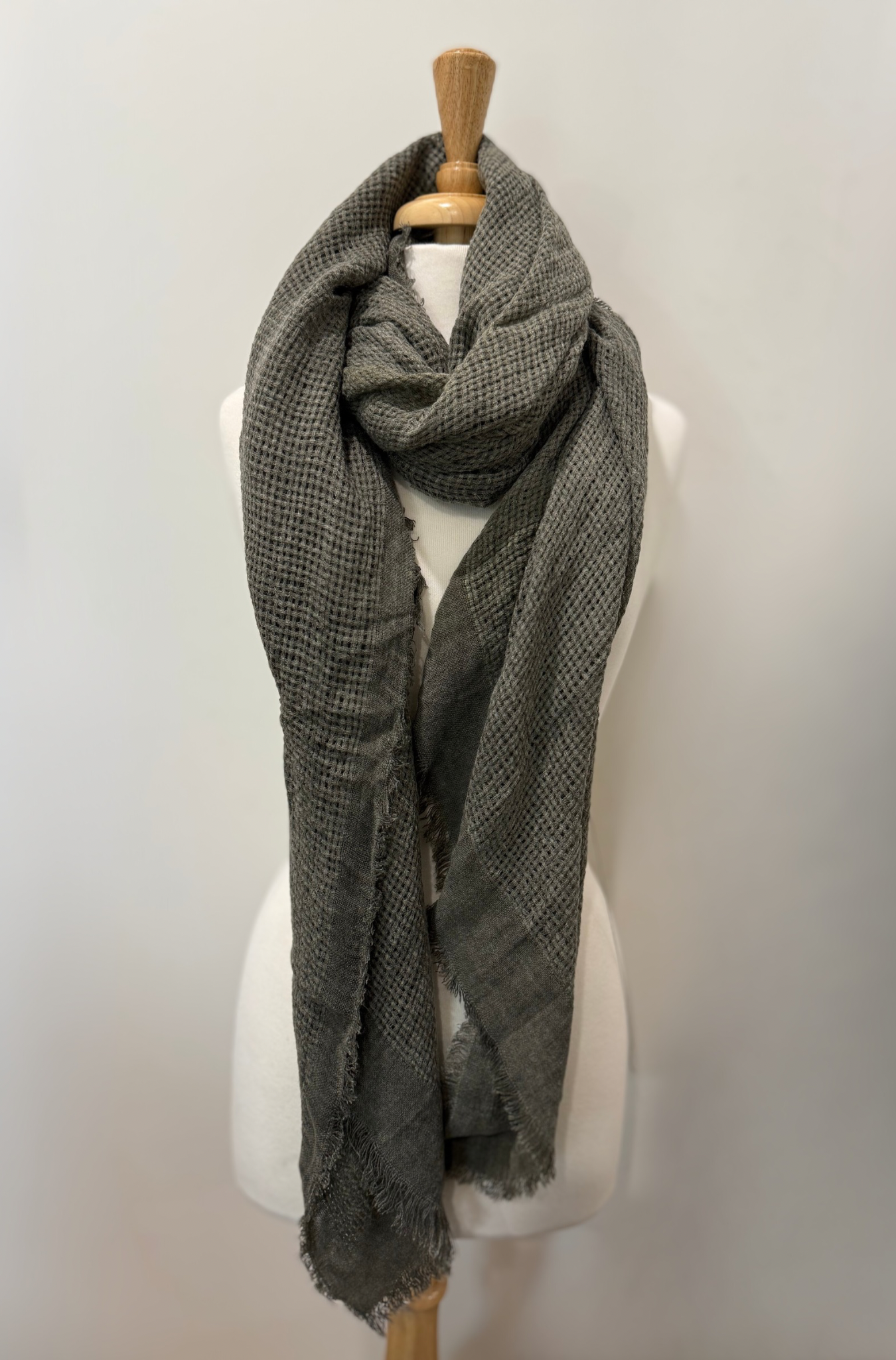 Larsa Scarf